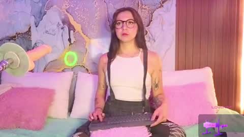 Mia online show from 04.23.26