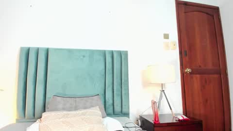 AlissaNix online show from 01.18.25