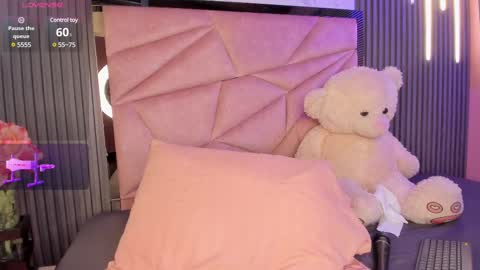 Alisse Miller online show from 02.24.25