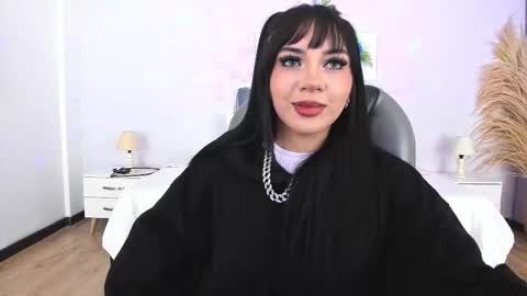 alisson__cortez online show from 10.25.25