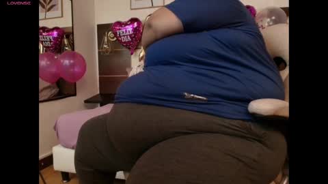 Snapshot of alisson_am chatting on 02.16.25 Alisson online show from 02.16.25