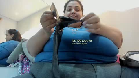 Snapshot of alisson_am chatting on 10.15.25 Alisson online show from 10.15.25