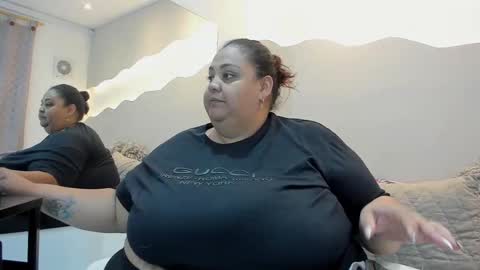 Snapshot of alisson_am chatting on 10.17.25 Alisson online show from 10.17.25