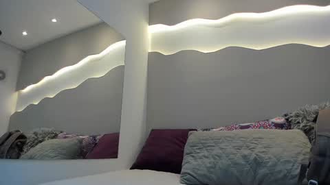 Snapshot of alisson_am chatting on 10.22.25 Alisson online show from 10.22.25