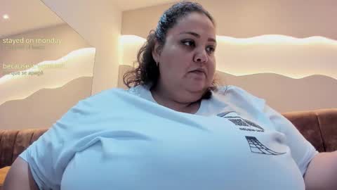 Snapshot of alisson_am chatting on 11.19.25 Alisson online show from 11.19.25