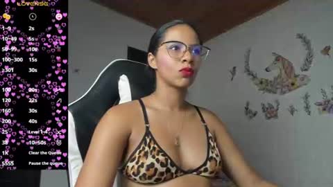 Snapshot of alisson_hoffman05 chatting on 06.27.26 Alisson hoffman05 online show from 06.27.26
