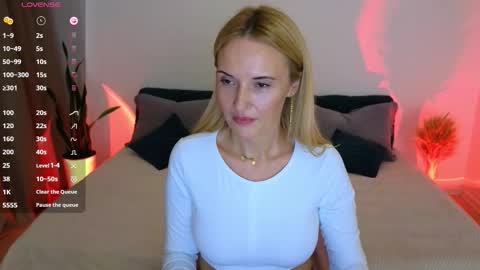 alisssarose online show from 10.22.25
