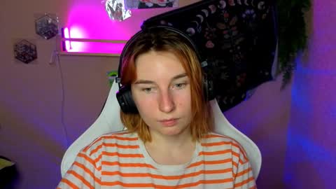 Snapshot of alisun_ chatting on 09.15.25 A L I C E online show from 09.15.25