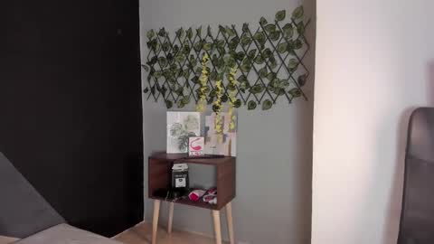 Snapshot of alixon_fiore5 chatting on 02.21.25 alixon online show from 02.21.25