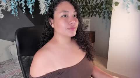 Snapshot of alixon_fiore5 chatting on 03.25.26 alixon online show from 03.25.26