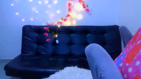 Snapshot of alixxe_ chatting on 11.07.25 alixxe_ online show from 11.07.25