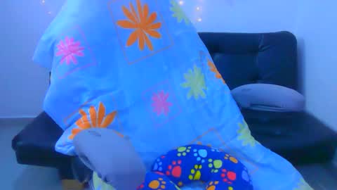 Snapshot of alixxe_ chatting on 12.15.25 alixxe_ online show from 12.15.25