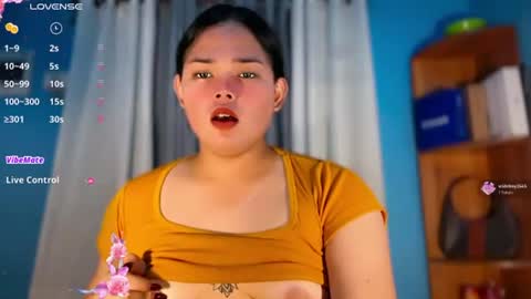 A CUTE GIRL NAME ALIYAH online show from 07.14.26