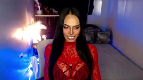 Snapshot of aliyahdeluxx chatting on 05.10.26 aliyah online show from 05.10.26