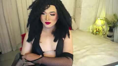 Snapshot of aliyahhugecock chatting on 04.19.26 Aliyah online show from 04.19.26
