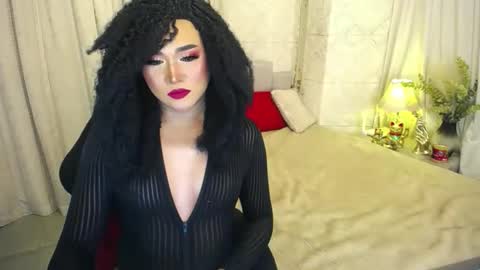 Snapshot of aliyahhugecock chatting on 05.17.26 Aliyah online show from 05.17.26