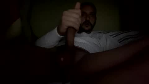 Snapshot of aliyalcin344 chatting on 02.14.25 big dick boy online show from 02.14.25