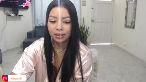 Snapshot of alizee_rae chatting on 11.13.25 alizee_rae online show from 11.13.25