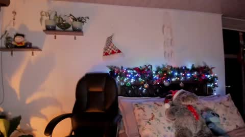 Snapshot of alizmarias chatting on 12.27.24 Andrea..... online show from 12.27.24