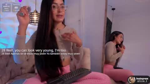 Snapshot of alizza_ chatting on 09.25.25 alizza_ online show from 09.25.25