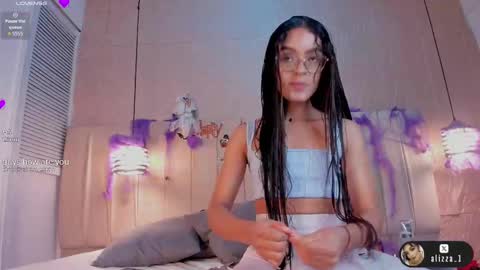 Snapshot of alizza_ chatting on 10.17.25 alizza_ online show from 10.17.25