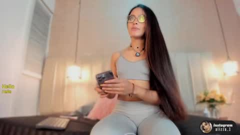 Snapshot of alizza_ chatting on 11.02.25 alizza_ online show from 11.02.25