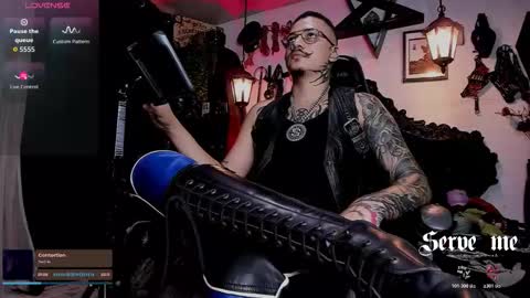 Snapshot of allanhurtss chatting on 03.12.26 online show from 03.12.26