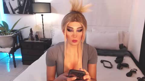 Miss Gia online show from 12.15.24