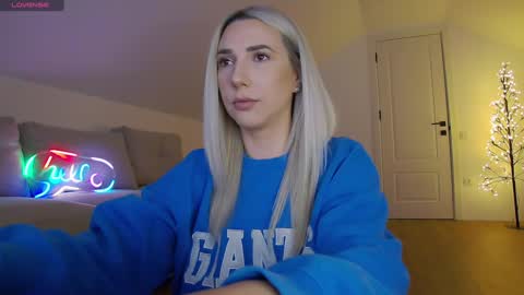 A day u didnt smile is a lost day online show from 01.17.26