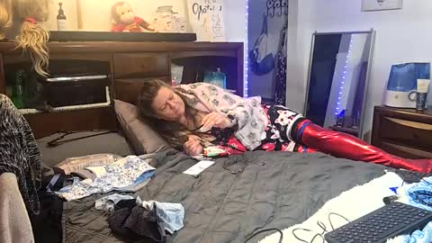 Snapshot of allbuttplaywelcome69 chatting on 12.08.24 Stormy Day online show from 12.08.24