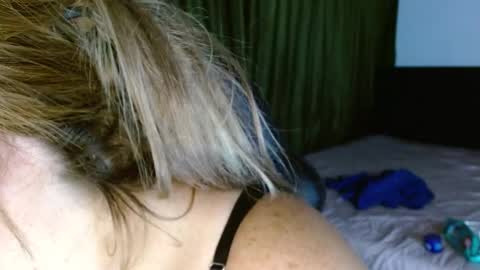 Snapshot of allegra_ferragamo chatting on 12.26.24 Ale online show from 12.26.24