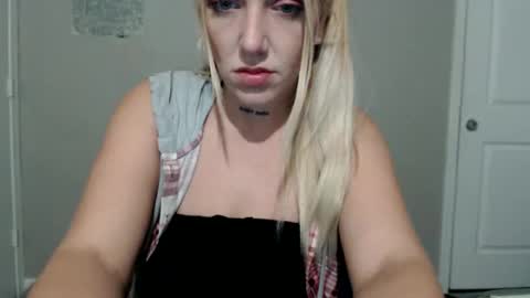 Snapshot of allforthedxll chatting on 01.16.25 allforthedxll online show from 01.16.25