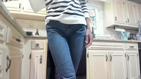 wishlist on bio online show from 09.08.25