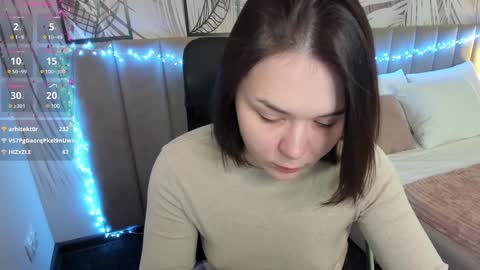 Snapshot of alli_zi chatting on 02.08.25 Blair online show from 02.08.25