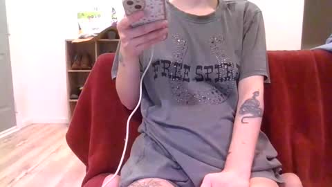 Snapshot of alliebearx chatting on 01.30.25 alliebearx online show from 01.30.25