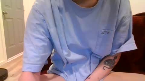 Snapshot of alliebearx chatting on 02.19.25 alliebearx online show from 02.19.25