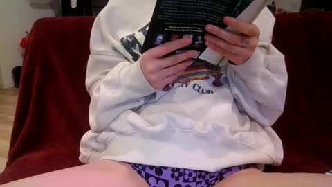 Snapshot of alliebearx chatting on 02.27.25 alliebearx online show from 02.27.25