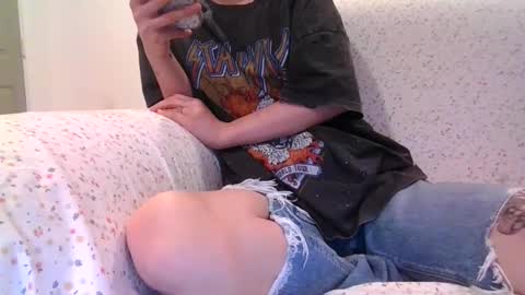 Snapshot of alliebearx chatting on 03.10.25 alliebearx online show from 03.10.25