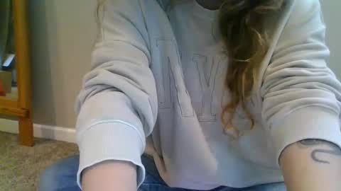 Snapshot of alliebearx chatting on 10.07.25 alliebearx online show from 10.07.25