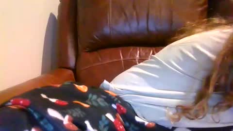 Snapshot of alliebearx chatting on 11.24.25 alliebearx online show from 11.24.25