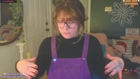 Snapshot of allieberrybb chatting on 12.03.24  bb  online show from 12.03.24