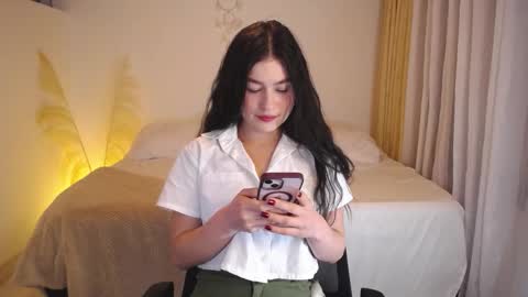 Snapshot of allierose_ chatting on 01.08.26 Allie online show from 01.08.26