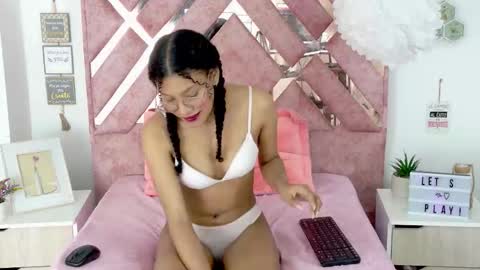 Snapshot of allis0n_ik chatting on 11.29.25 ALLIS0N IK online show from 11.29.25