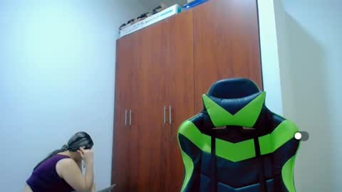 Snapshot of allison_baby_2416 chatting on 12.12.24 Alisson online show from 12.12.24