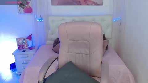 Snapshot of allison_dubois chatting on 01.26.25 allison_dubois online show from 01.26.25