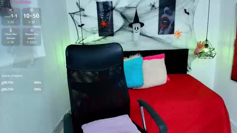 Snapshot of allison_dubois chatting on 10.25.25 allison_dubois online show from 10.25.25