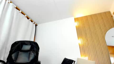 Snapshot of allison_fosther chatting on 11.01.25 allison_fosther online show from 11.01.25