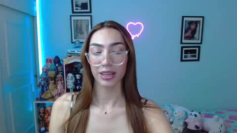 Snapshot of allisonblossom chatting on 01.25.25 online show from 01.25.25