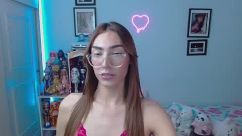 Snapshot of allisonblossom chatting on 01.29.25 online show from 01.29.25