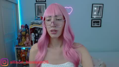 Snapshot of allisonblossom chatting on 02.09.25 online show from 02.09.25